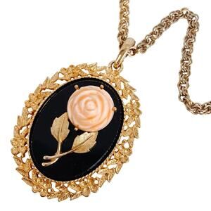 Vintage Avon Serena Rose Cameo Mirrored Gold Tone Pendant Necklace Original Box